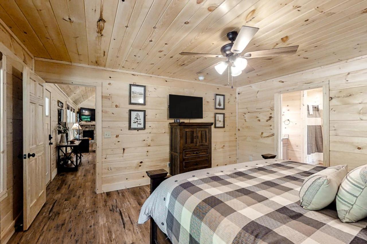 Misty Mountain Retreat Villa เซอเวียร์วีล ภายนอก รูปภาพ