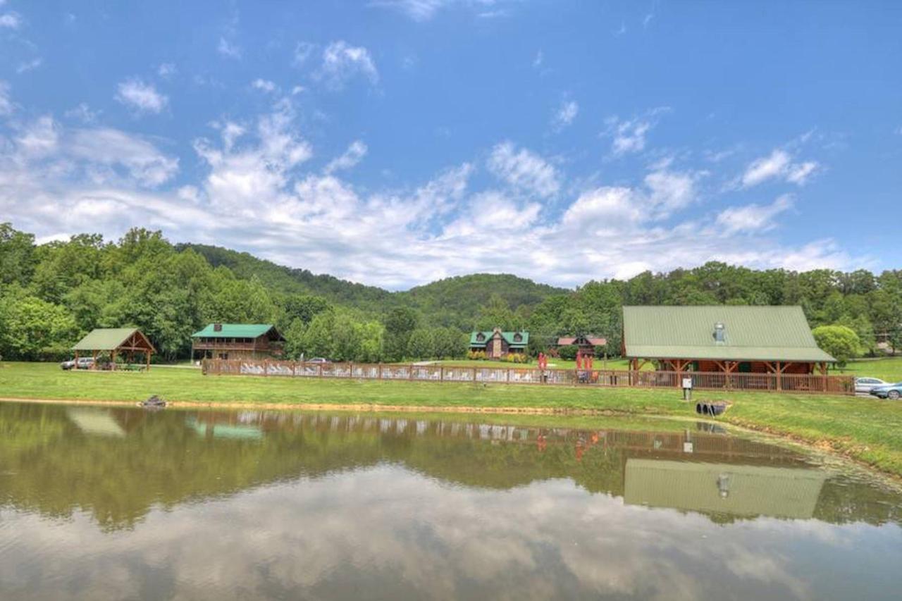 Misty Mountain Retreat Villa เซอเวียร์วีล ภายนอก รูปภาพ